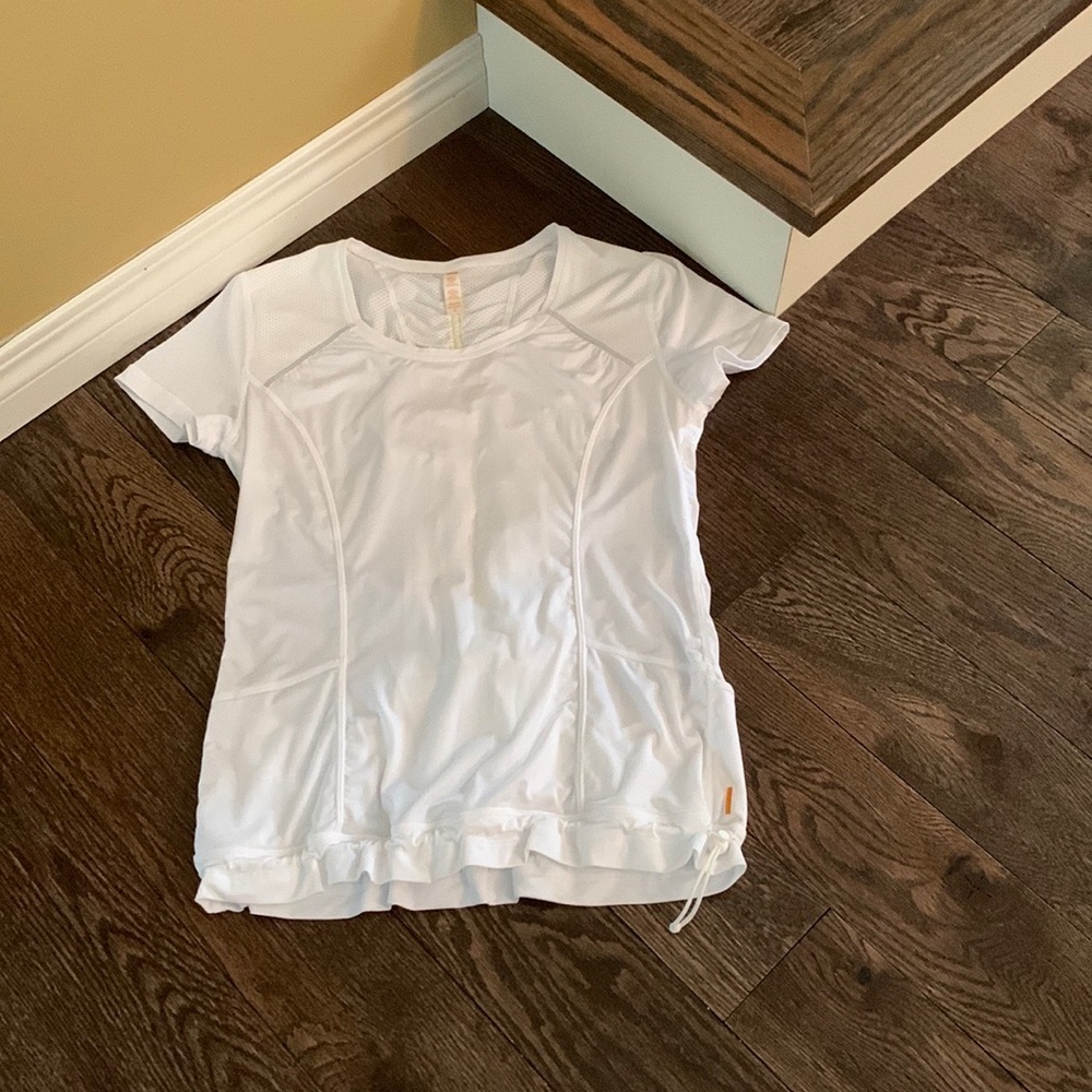 Lucy Activewear white size SM top